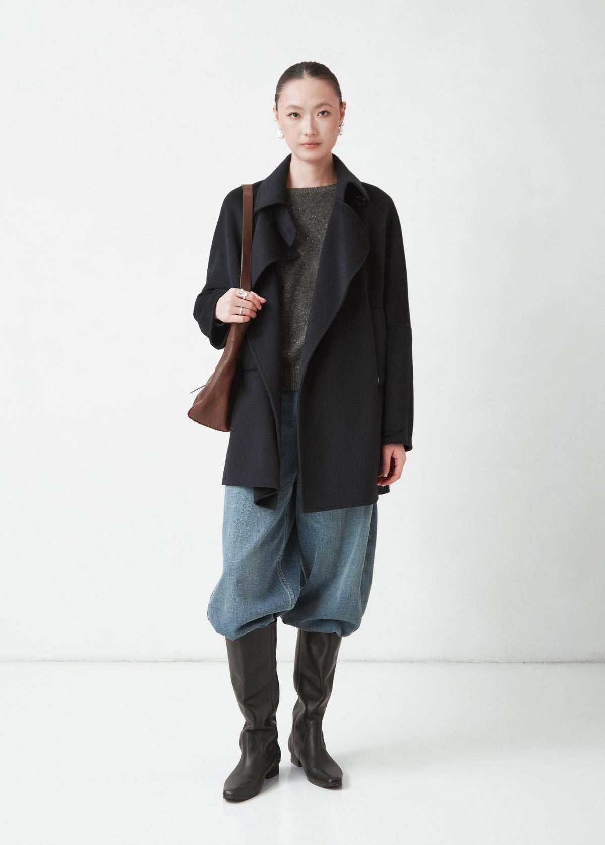 Wide-lapel short coat